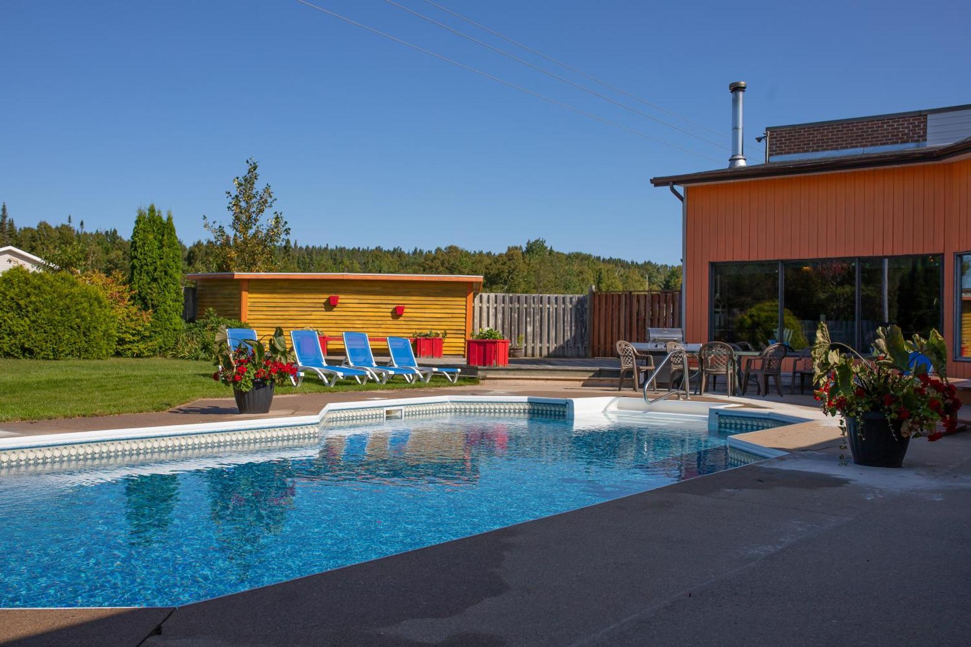 Complexe Hotelier Escoumins Les Escoumins Exteriör bild