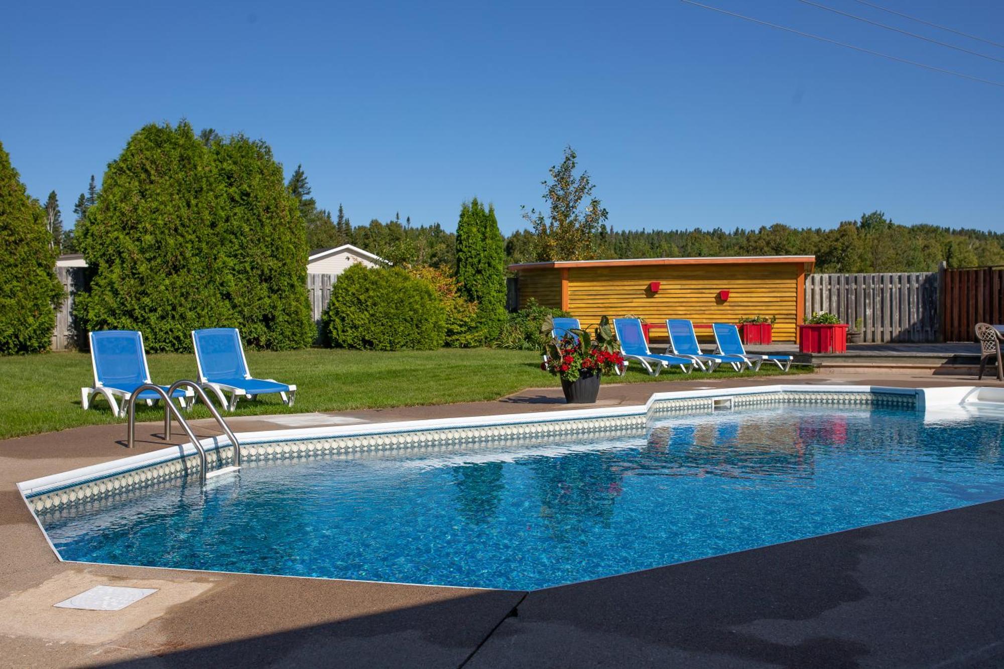 Complexe Hotelier Escoumins Les Escoumins Exteriör bild